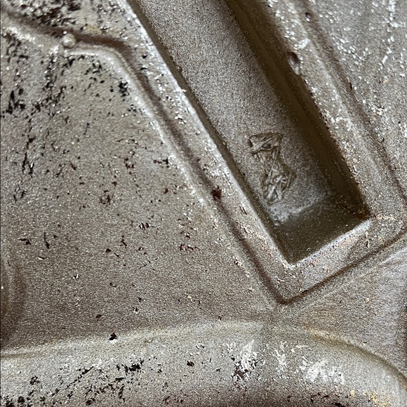 Rachel Zoe Gold Heart and Key Wall Art large one - Picture 6 of 17